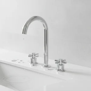 C - Four - 3-Hole in Daylight C - Four - 3-Hole in Daylight